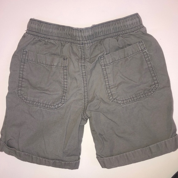 Boys shorts size 4T - Picture 5 of 8